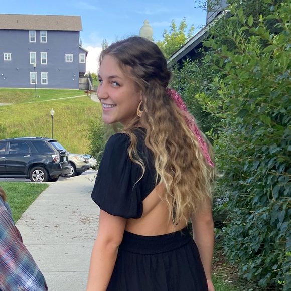 Meet your Posher, Abby - Picture 1 of 6